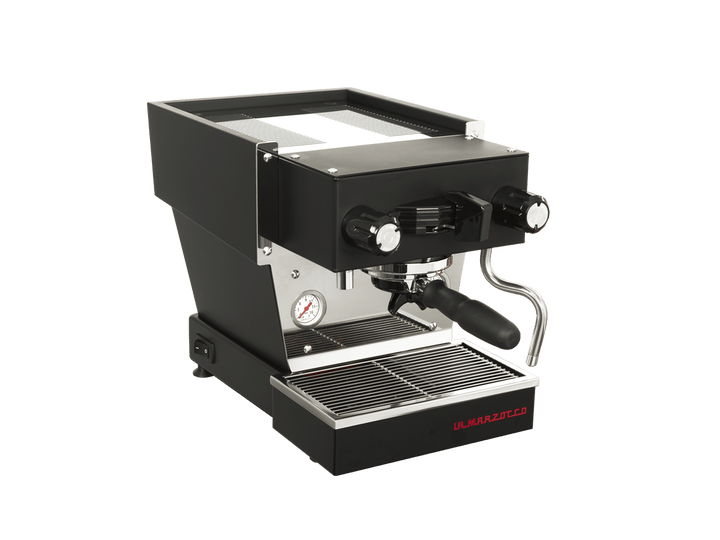 La Marzocco Linea Micra Nera, vista di tre quarti