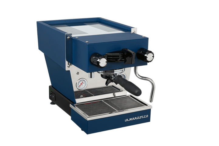 La Marzocco Linea Micra Blu, vista di tre quarti