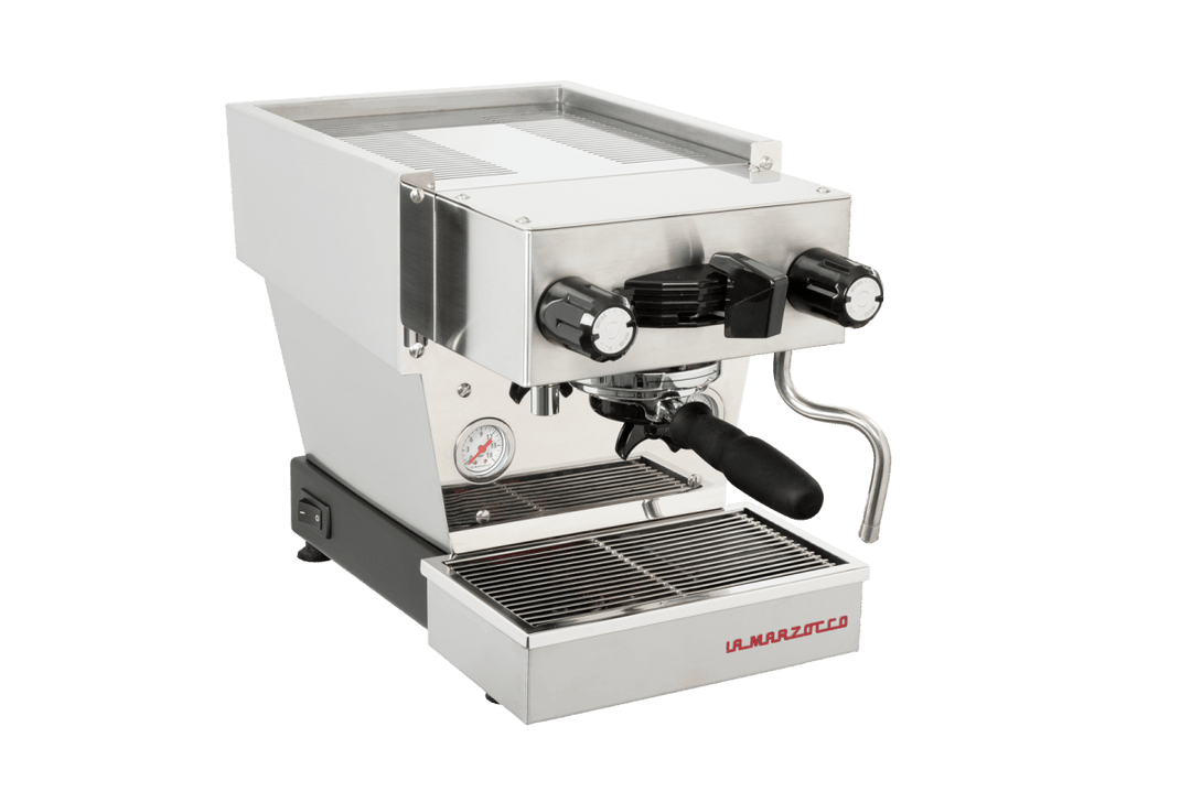 La Marzocco Linea Micra in acciaio spazzolato, vista di tre quarti
