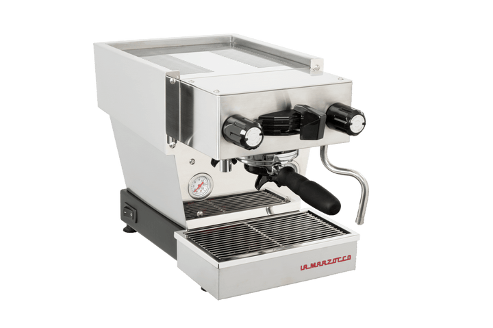 La Marzocco Linea Micra in acciaio spazzolato, vista di tre quarti
