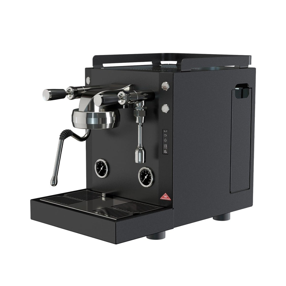Mahlkönig Xenia Brew-by-Sync, macchina espresso per la casa vista di tre quarti