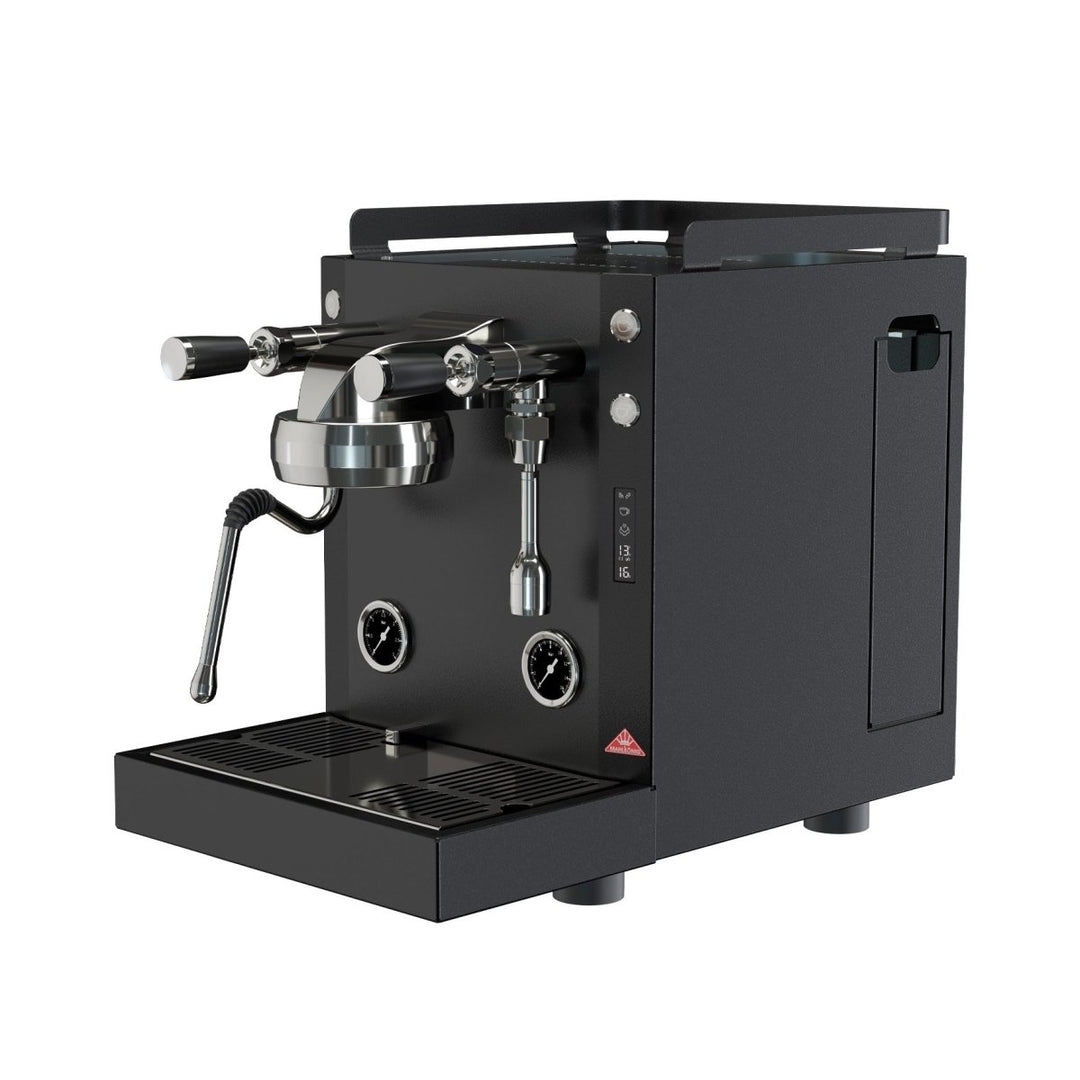 Mahlkönig Xenia Brew-by-Sync, macchina espresso per la casa vista di tre quarti