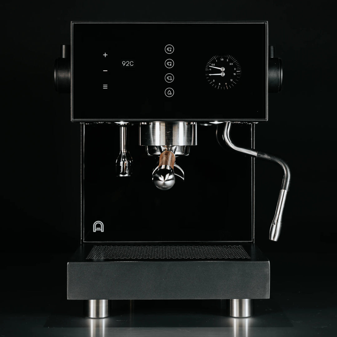 Arkel Tide macchina espresso a doppia caldaia nera, vista frontale