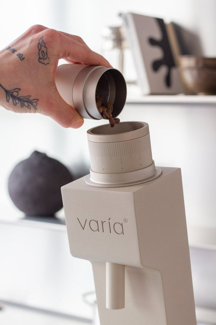 Si prende il dosatore dal Varia VS4 sabbia