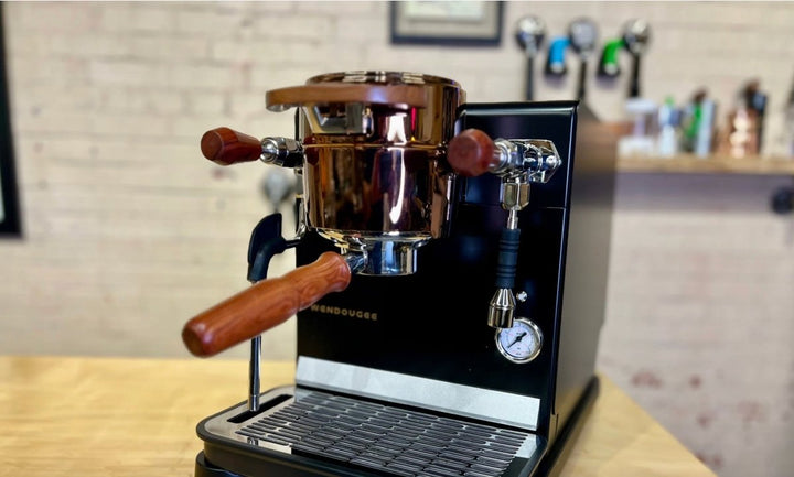 Wendougee Data S Espresso Machine - Black / Gold - Bean Bros.